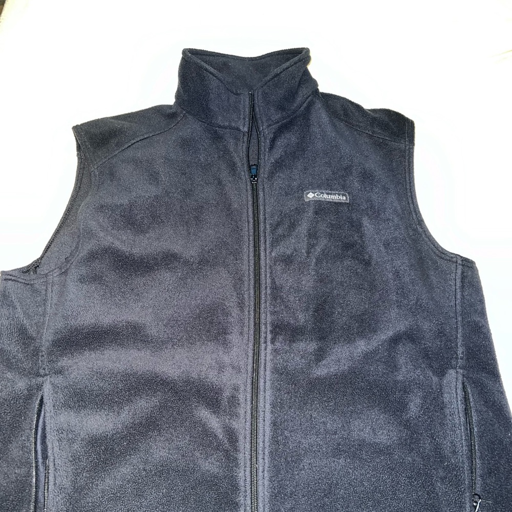 Columbia XL black vest